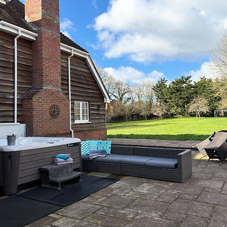 Langford Farmhouse - New Forest National Park Luxury 4Bd, Hot Tub, Cinema, 10 Acres Bartley Exterior photo