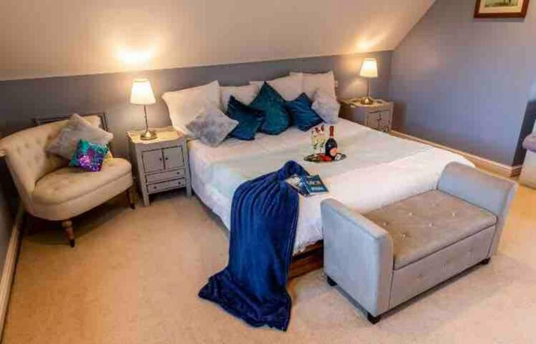 Langford Farmhouse - New Forest National Park Luxury 4Bd, Hot Tub, Cinema, 10 Acres Bartley Exterior photo